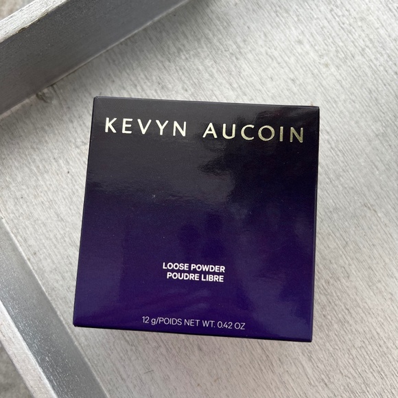 NIB Smooth and Set Loose Powder by Kevyn Aucoin for Women - 0.37 oz Powder